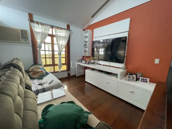 Casa com 3 dormitórios, churrasqueira e piscina no condomínio Aruã Ecopark em Mogi das Cru