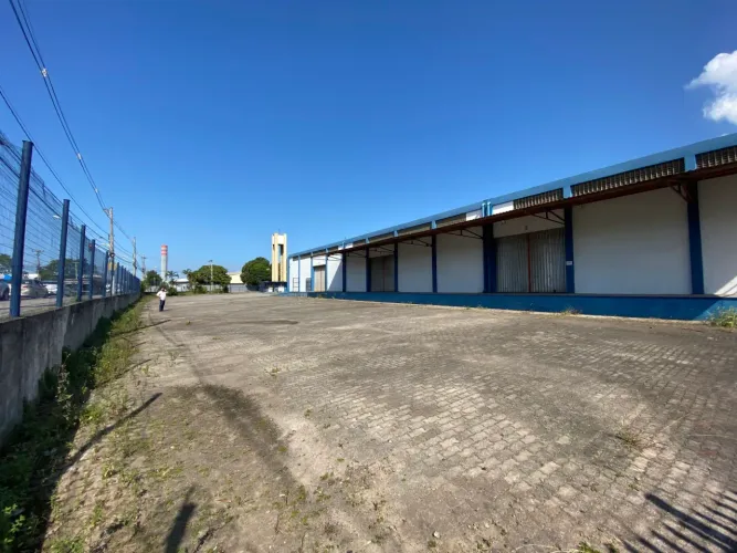Galpão Logístico para Locação  Jardim Limoeiro | 4.000m² | Frente para a ES-010