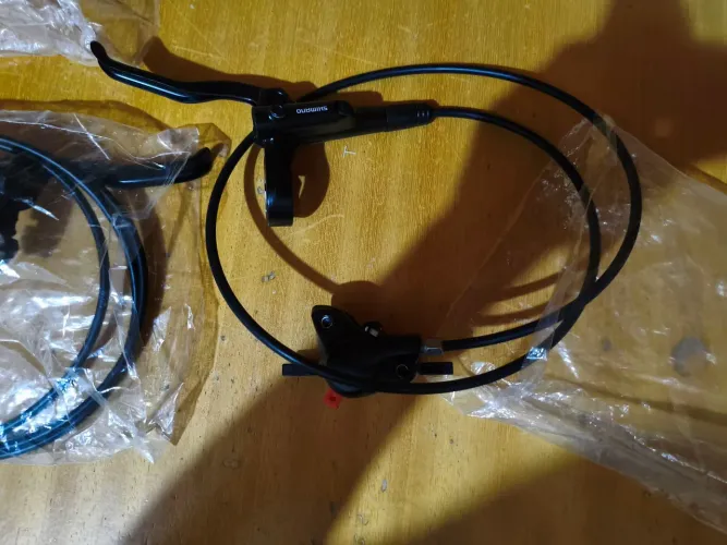 Freio shimano mt-200, nunca usado, já vem com óleo