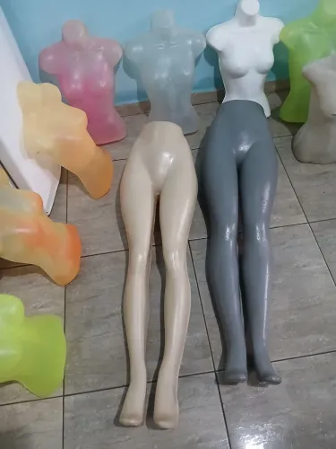 Vendo manequins feminino