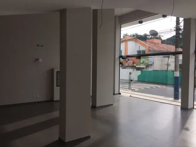 Loja Central entre 3a e 4a Av, 110 m², 1 vaga