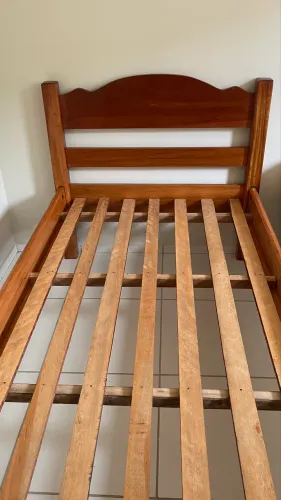 Cama Solteiro de Madeira Maciça 