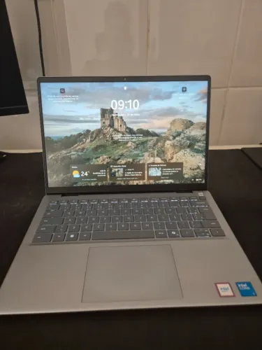 Notebook Dell 14" Core 5-120U | 16GB DDR5 | SSD 512GB | Excelente Estado