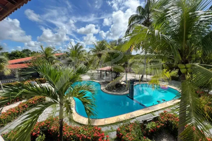 VENDA - SITIO (10.000 m²) COM 5 CASAS - PRÓXIMO À PRAIA E CAMPO DE GOLFE