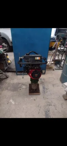 COMPACTADOR A GASOLINA GX120