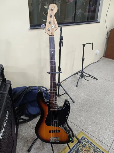 Baixo Squier Jazz Bass 4 Cordas Impecável