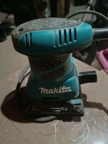 Lixadeira Makita orbital