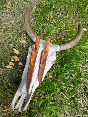 Facas de churrasco feitas em aço 1070