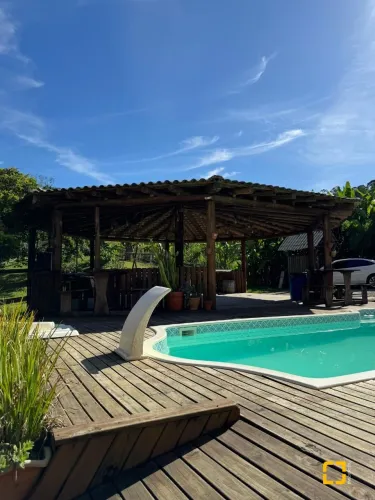 Sitio com 4.500 m2 com casa de 3 dormitórios, Potecas, São José, SC.