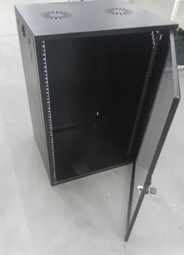 Rack Servidor 24U Padrão 19 Polegadas - Excelente Estado!