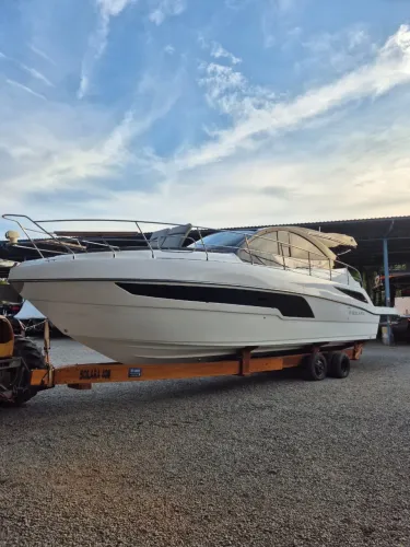 Lancha Solara 410 HT com Parelha Axius 350Hp com Joystick Completíssima!