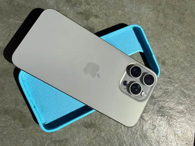 iPhone 15 Pro Max 512GB Impecável