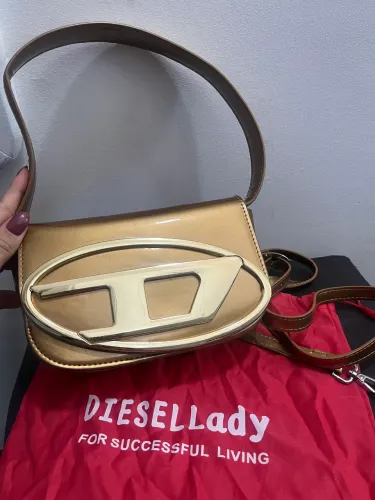 Bolsa dourada Diesel*