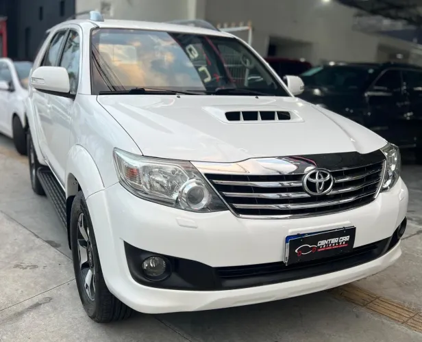 Toyota Hilux SW4 SRV D4-d 4X4 3.0 TDI Dies. AUT 2015