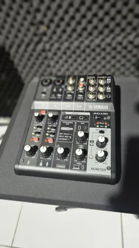 Mesa de som Yamaha