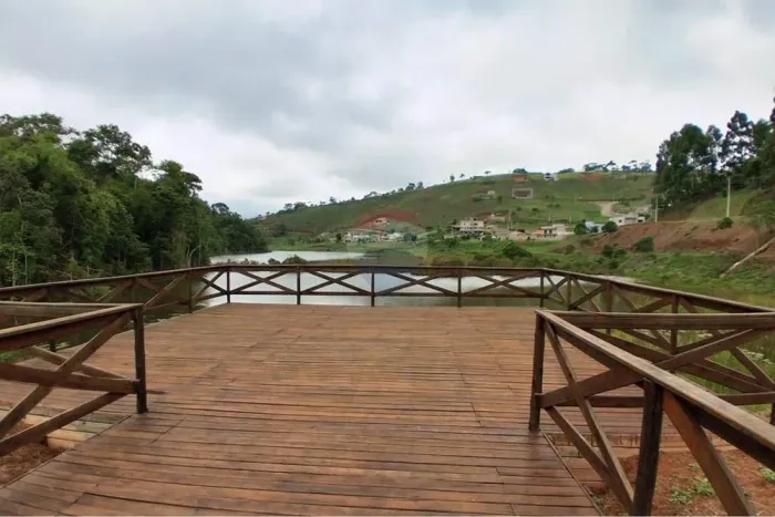 Terreno com 612 m2 no condomínio Alto da Boa Vista a 20 km do centro de Juiz de fora
