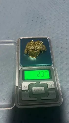 Vendo pulseira, cordão e anel tudo ouro