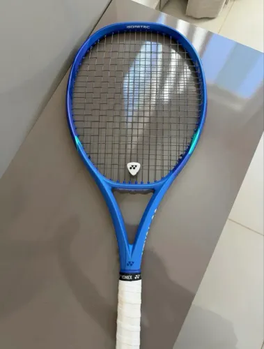 Raquete Yonex Ezone Cabeça 100 em Perfeito Estado