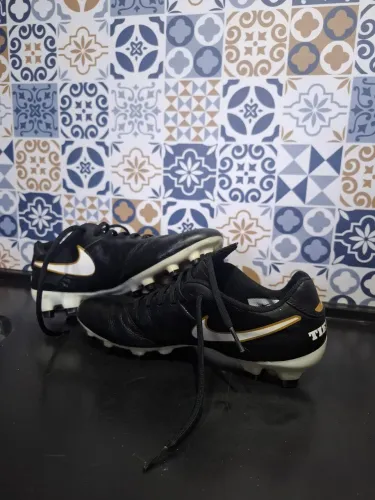 Chuteira Nike Tiempo