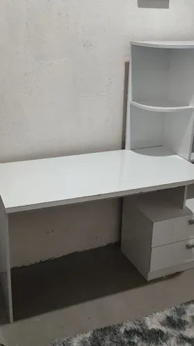 Mesa/escrivaninha grande