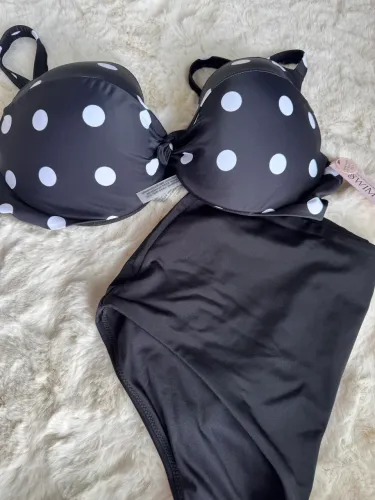 Bikine Victoria Secret preto e branco , tamanho Grande