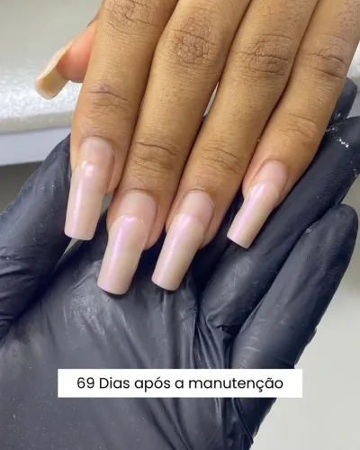 Alongamento de unhas impecável