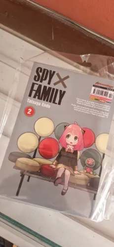 MANGÁ DE "SPY X FAMILY" BEM CONSERVADO