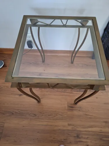 Mesa de centro em ferro e vidro