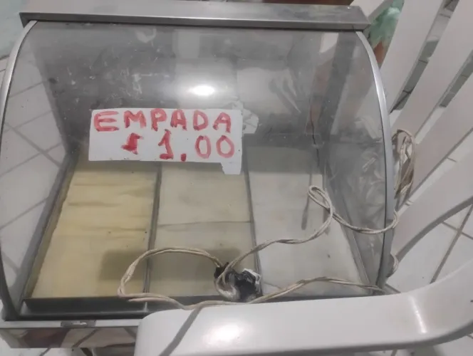 Vendo uma estufa grande , funcionando perfeitamente