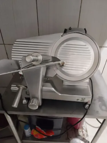 Cortador de frios 220 volts
