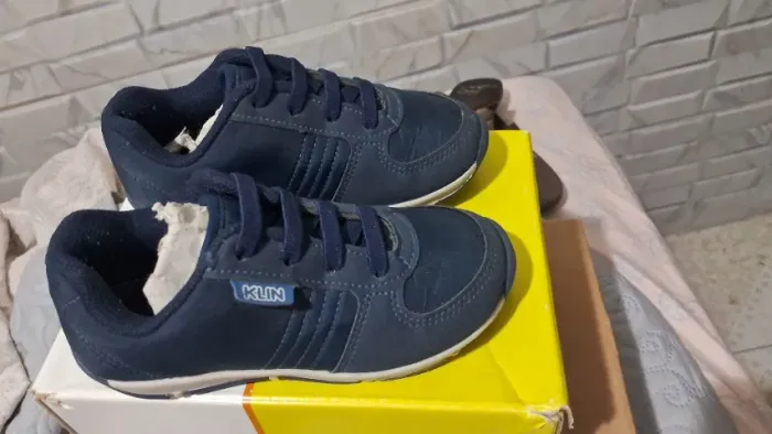 Tenis Klin lindo Leia a legenda