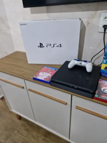 PlayStation 4 - 1 TB