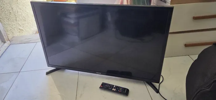 TV Samsung 32" quebrada
