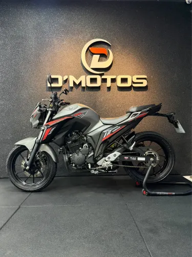 YAMAHA FZ25 CONECTED - 2025
