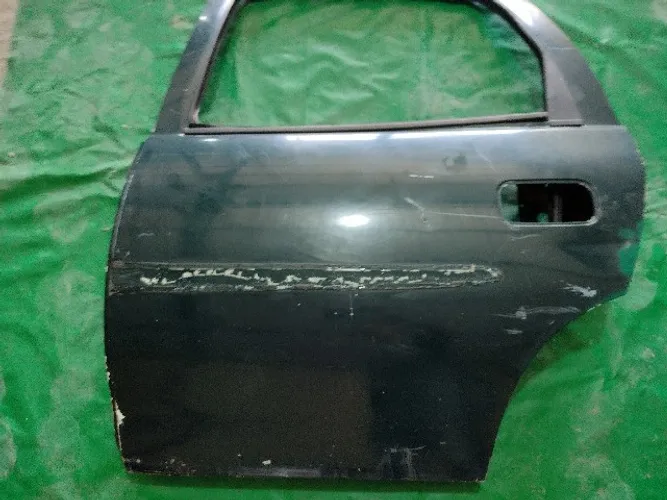 Porta Traseira Esquerda GM/Corsa Super 1995/00.