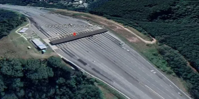 Área em itapecirica da serra Regis Bitencourt km 287 com 275.000metros R$: 60 milhoes 