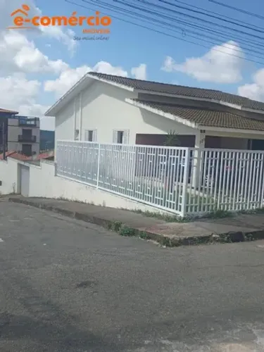 Casa a venda no Monte Líbano em Lavras.
