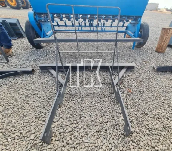 Parachoque para Trator Valmet 60 ID a 88 - TK Tratores Nova Andradina - MS 