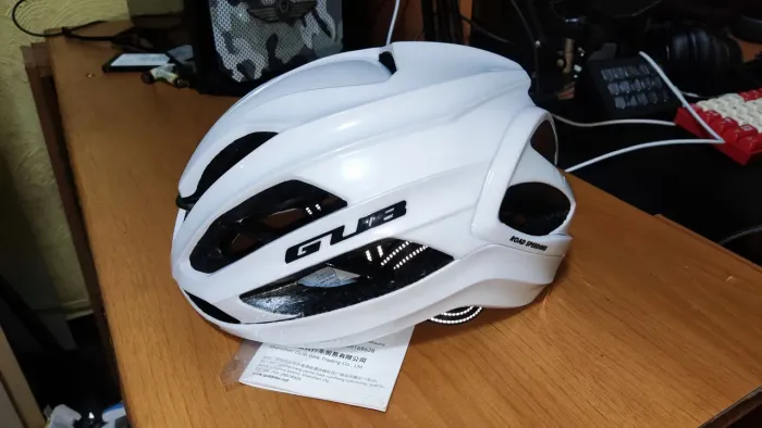 Capacete de Bicicleta GUB Road Speeding Branco - Novo