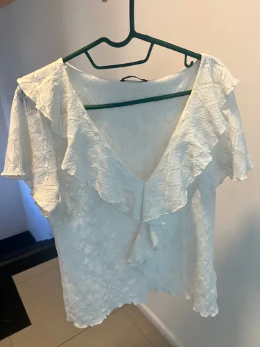 Blusa branca de renda com babado PROMOÇÃO RELÂMPAGO
