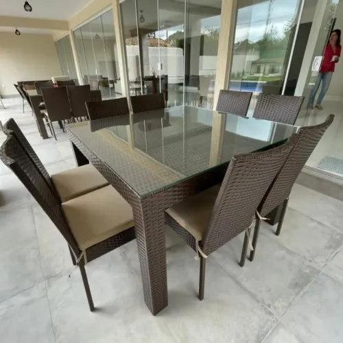 Mesa de Jantar quadra e retangular - Com 8 cadeiras elegantes - Black Friday 