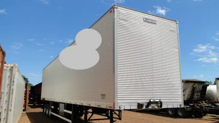 Carreta 03 eixos Baú alumínio 2018/19 marca Randon 15,00 mts