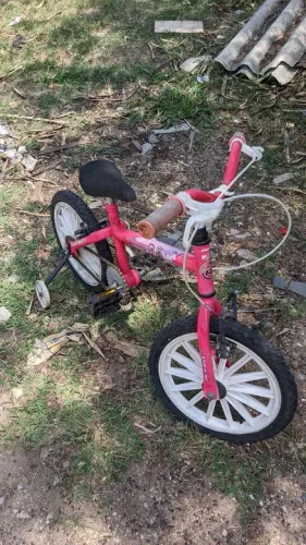 Bicicleta aro 16 Rosa unicórnio usada