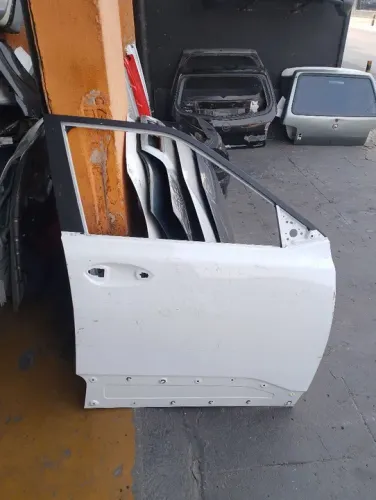 Porta dianteira direita Montana 2022/2024
