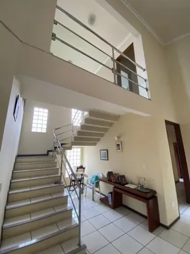 Vende-se linda casa no Cohajap com 02 pavimentos