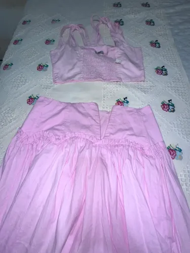 Saia mídi com Cropped 