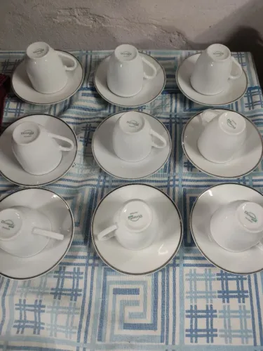 Xícaras de porcelana 