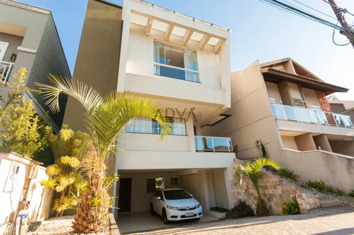 Casa em condomínio à venda no Santa Quitéria ARYA1