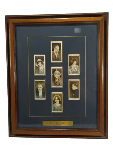 QUADRO com antigas Figurinhas de Artistas do Cinema Norte-Americano (Cinema Stars 1928)