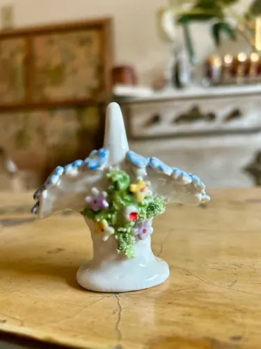 Miniatura Porcelana Canasta Cesta de Flores 6cm